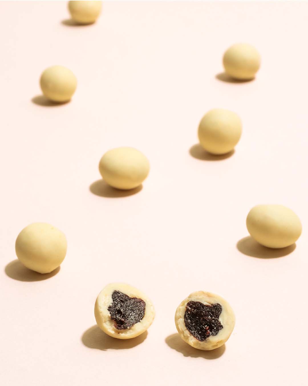 Toasted Sesame & Yogurt Blueberry Chocolate Dragees - White